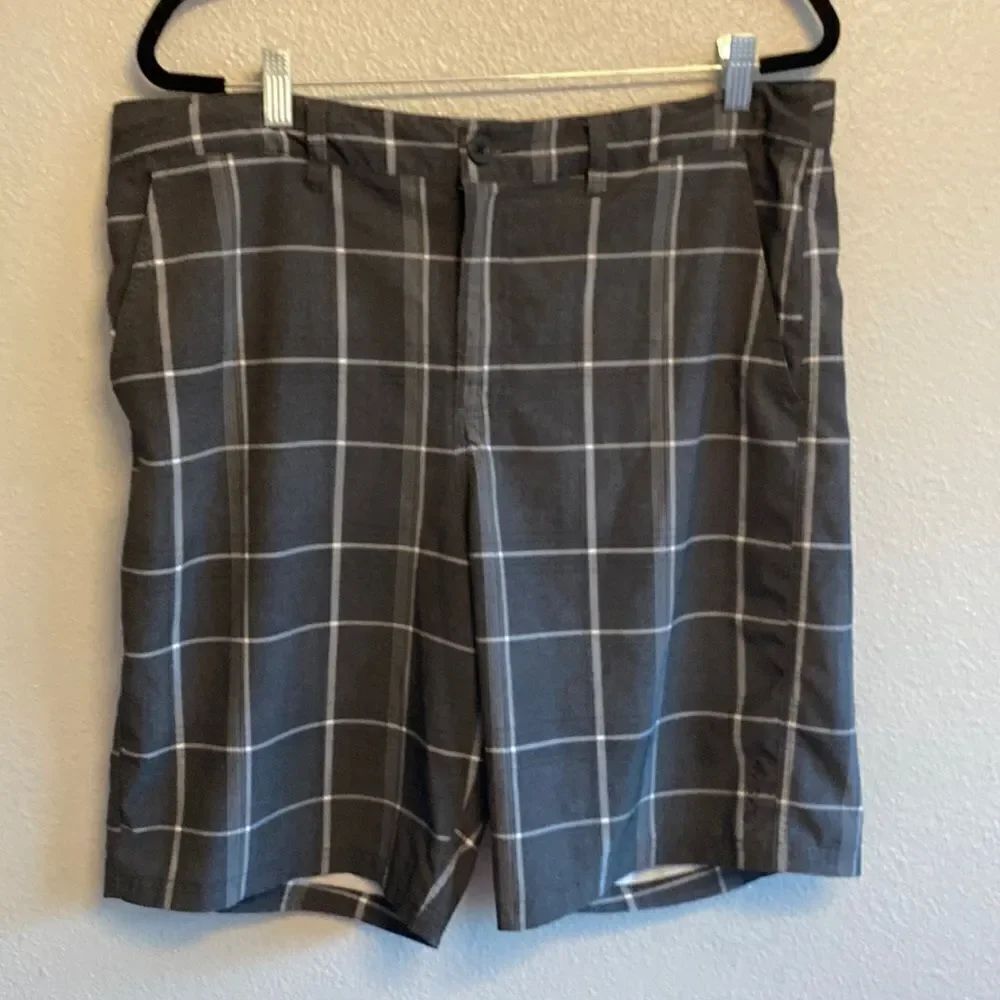 Elysian- men’s plaid board shorts- Size 36